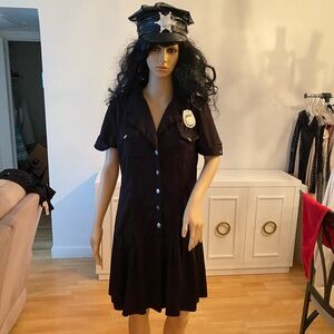 ⭐️Women’s Cop costume!⭐️